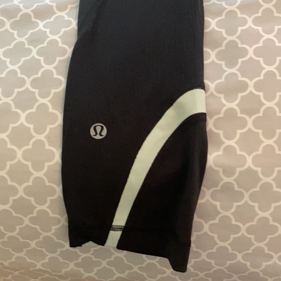 Lululemon Cropped Leggings - Picture 3 of 8